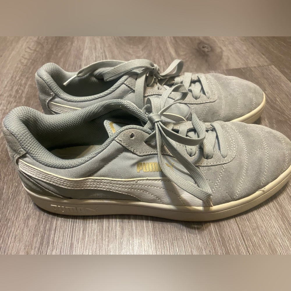 Puma Gray/white Sneakers with gold accent